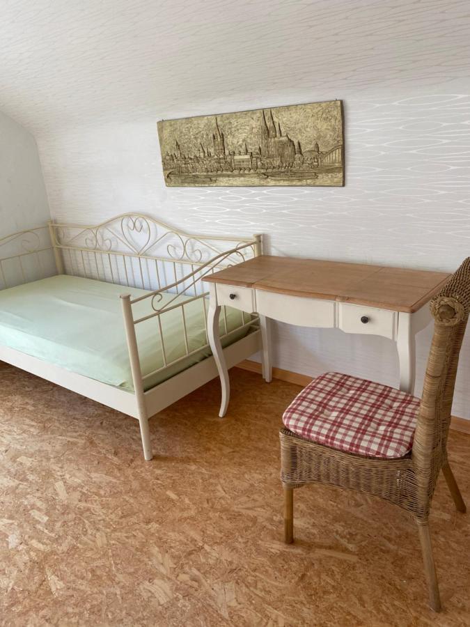 Zwischen Koeln Und Bonn, Central Oben Troisdorf Bagian luar foto